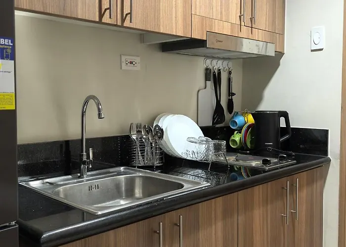 M&l Staycation Shore3 Residences